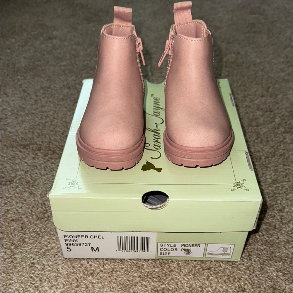 Sarah-Jayne Pink Pioneer Chelsea Boots with Elastic Panels - NEW without Tags
